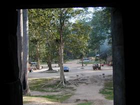 Blick durchs Tor
